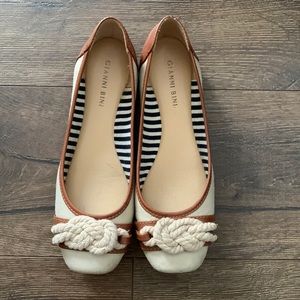 8.5 Gianni Bini flats